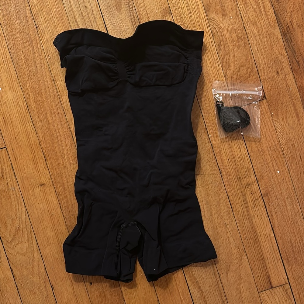 SKIMS Seamless Sculpt Strapless Shortie Bodysuit